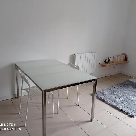 Studio Spacieux Confortable Recemment Renove 公寓